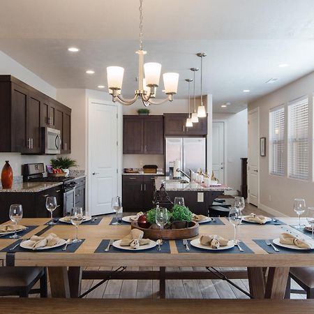 Paradise Village 58 L Sweet Retreat Private Hot Tub, Gaming Console, Community Resort Style Pool And Water Park Santa Clara Esterno foto
